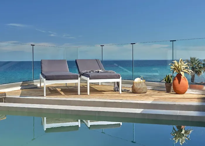 Oceanis Suites With Private Heated Pools And Sea View, By Zantewize