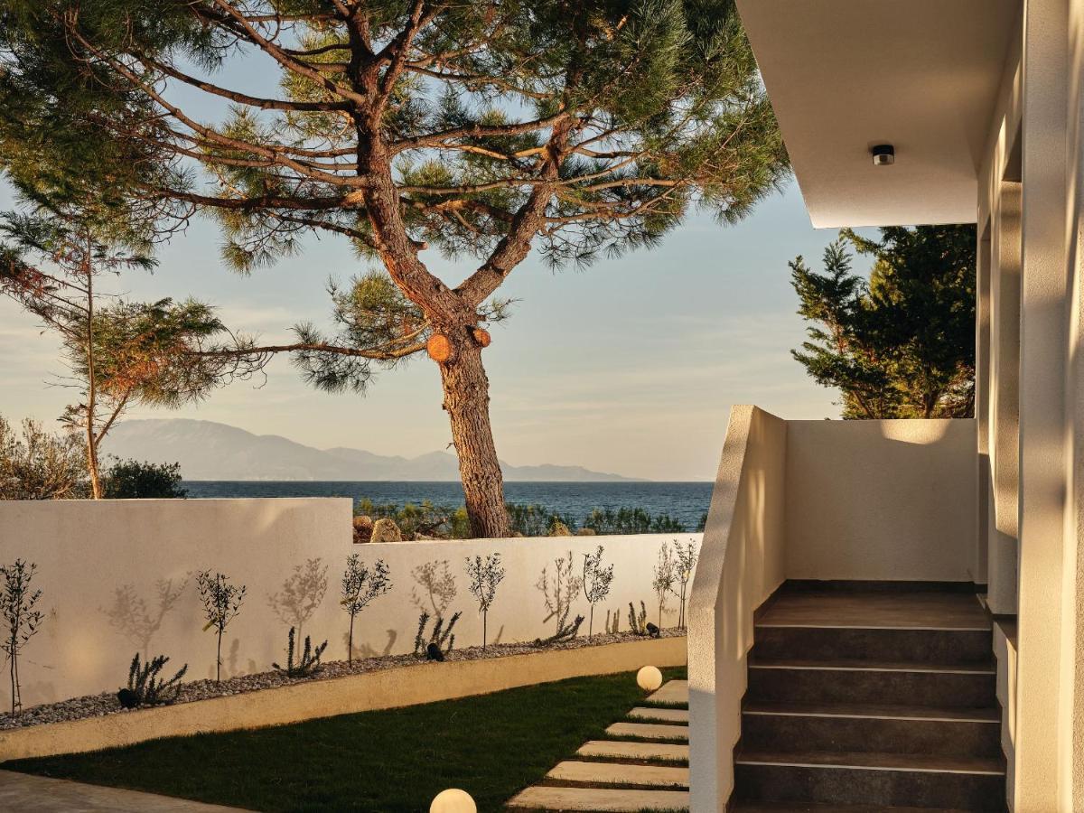 Oceanis With Private Heated Pools And Sea View, By Zantewize *