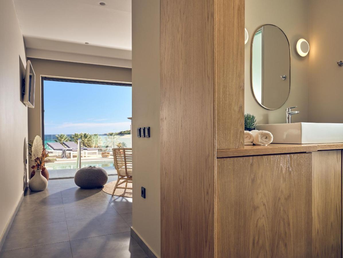 Oceanis With Private Heated Pools And Sea View, By Zantewize Kypseli